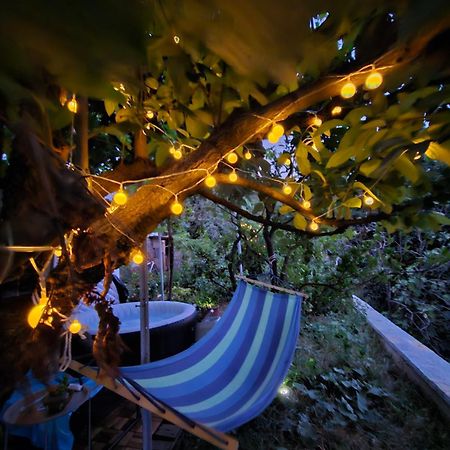 Lemon Garden Apartment-Hot Tub Jacuzzi Gjirokaster Bagian luar foto