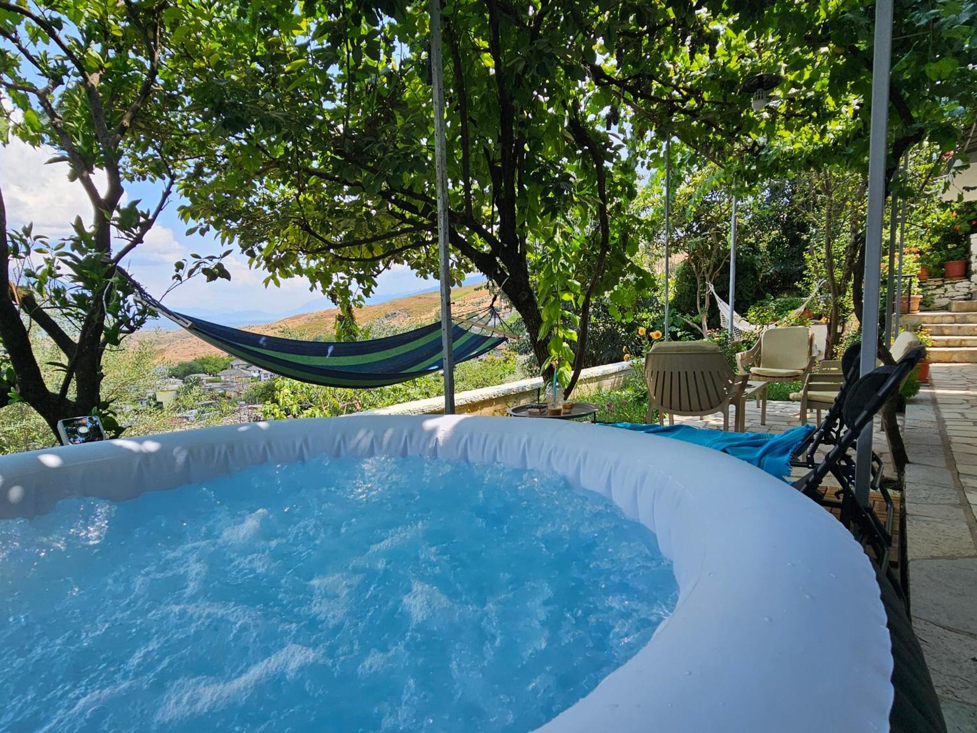 Lemon Garden Apartment-Hot Tub Jacuzzi Gjirokaster Bagian luar foto